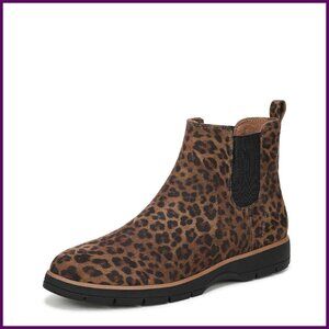 Women's Chelsea Boots Size 8.5W Slip-On Ankle Boots with Lug Sole